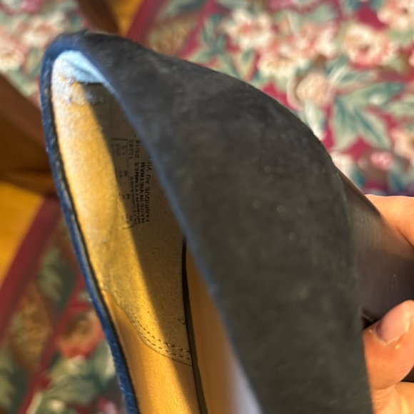 Clarks black leather, suede, and patent pumps in terrific condition! - Picture 9 of 9